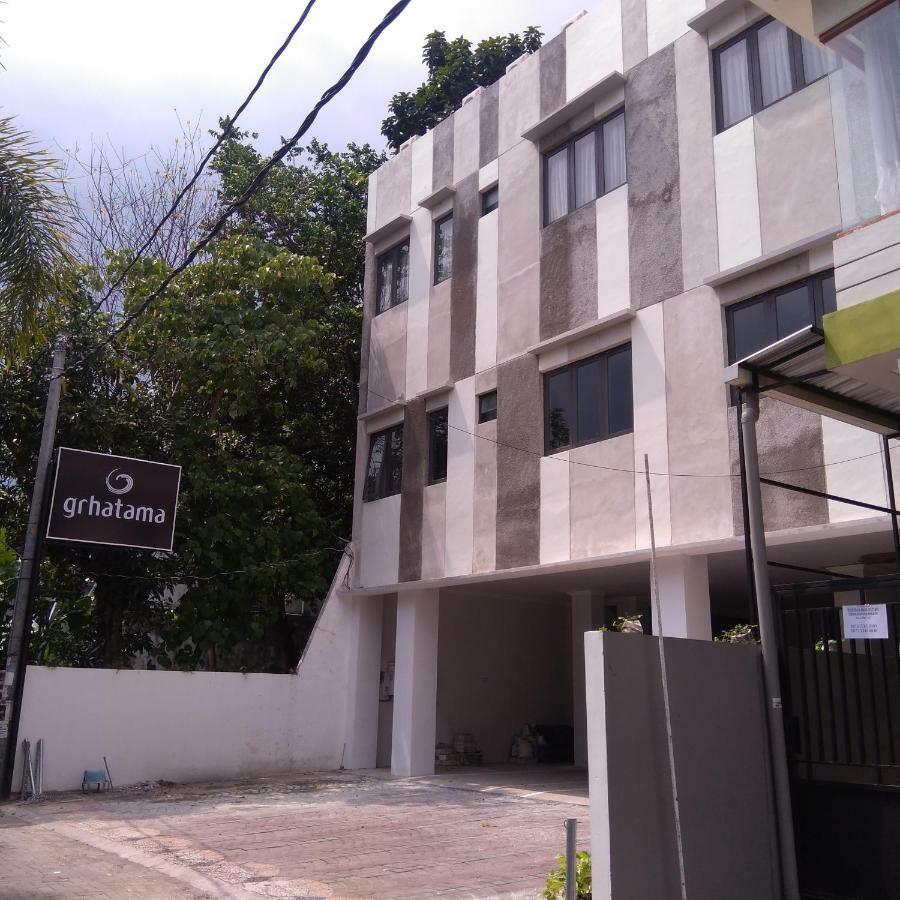 Grhatama Guest House Kejayan 외부 사진